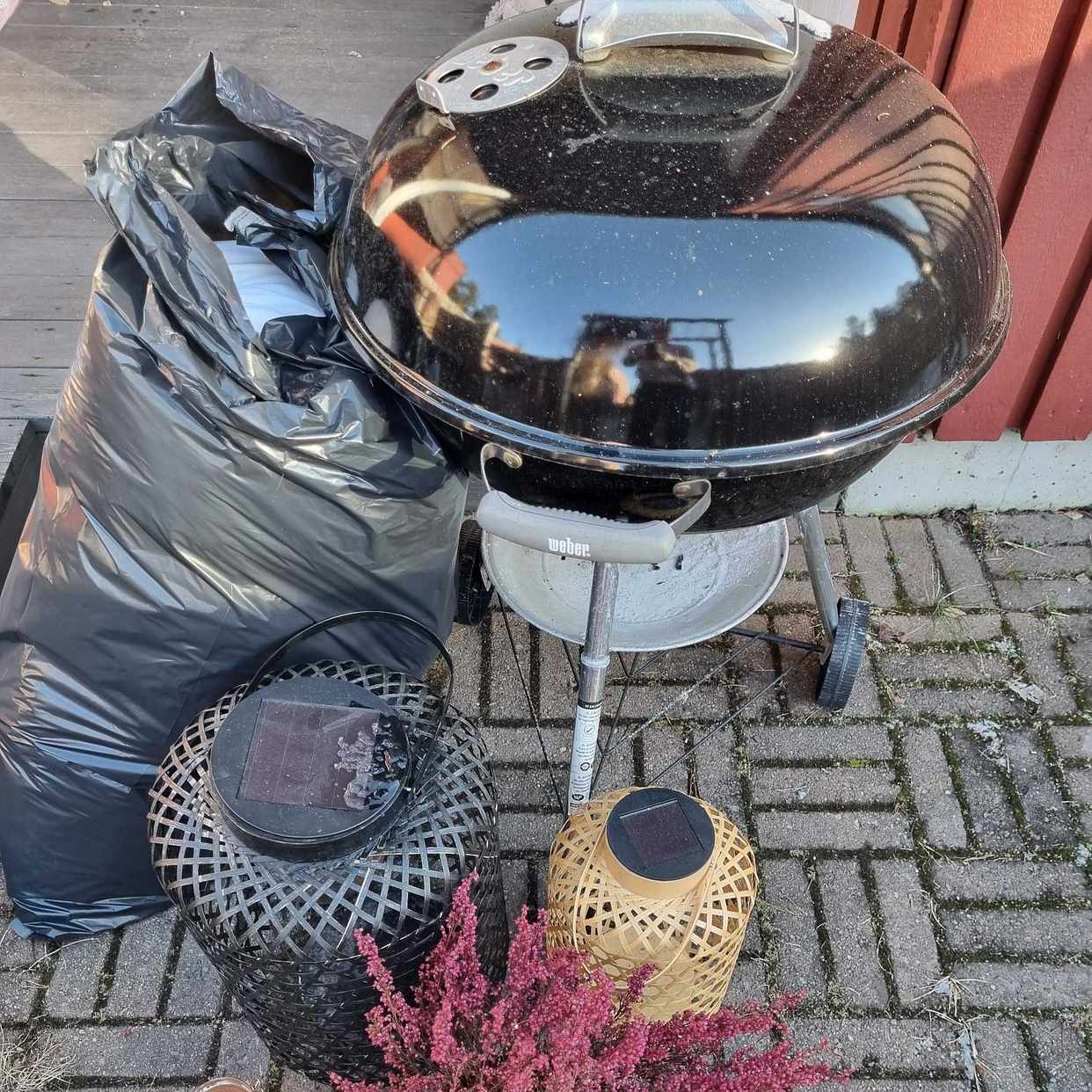 image of Weber grill, lyktor mm - Vendelsö