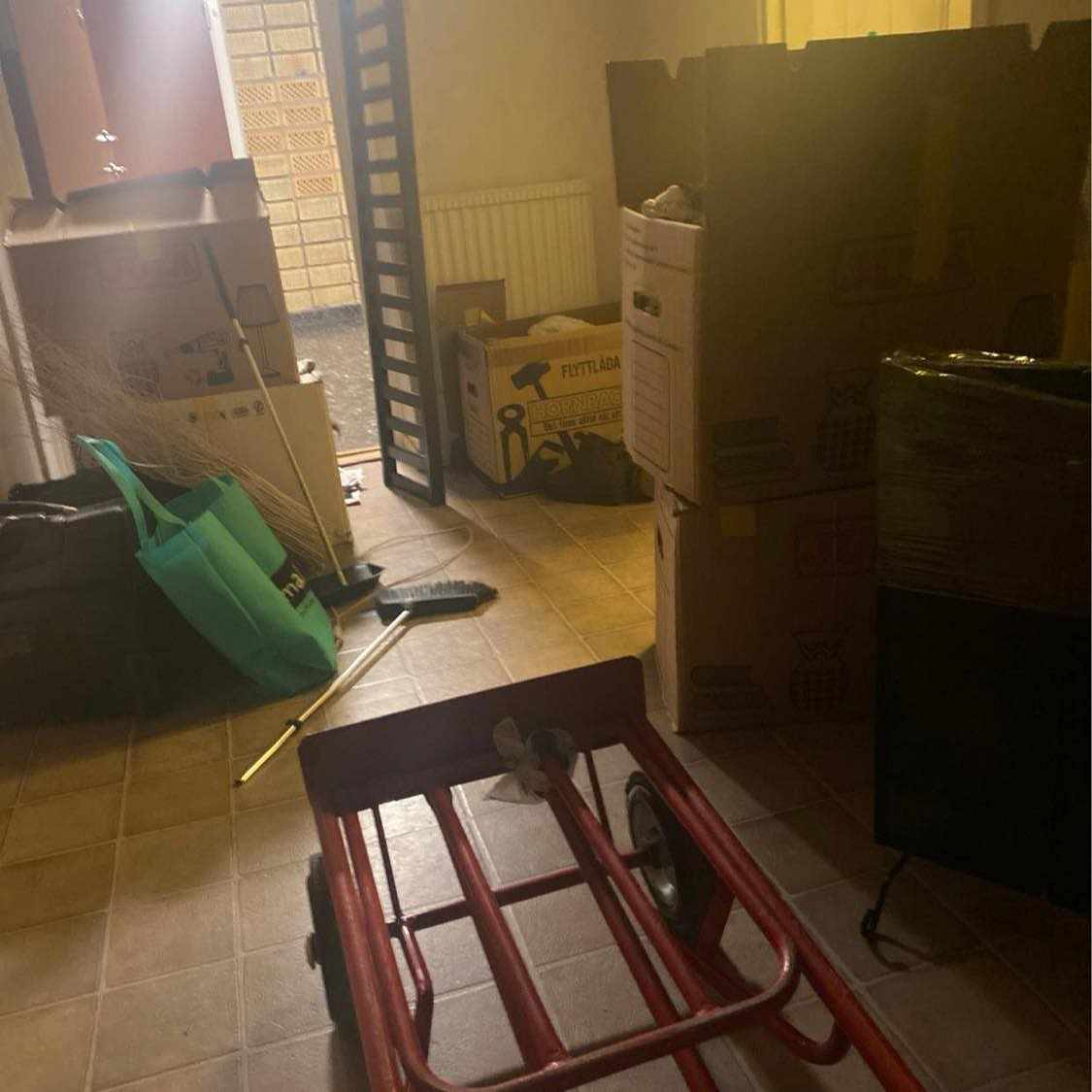 image of Säng o 7 boxar. - 