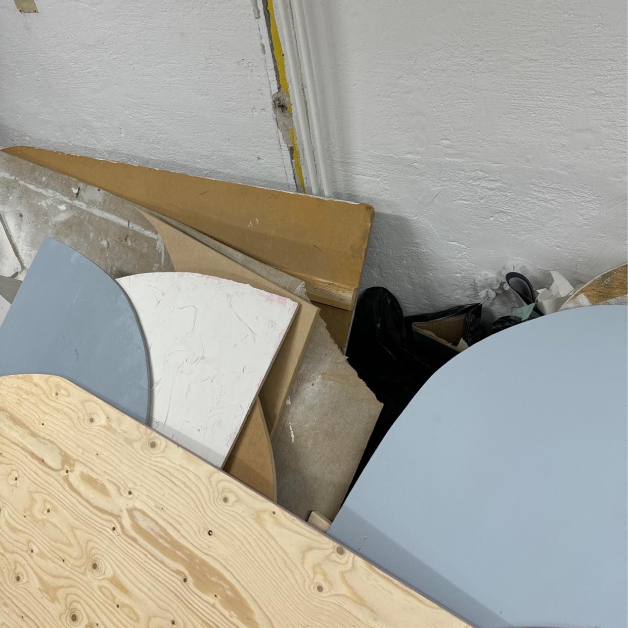 image of Slänga trä och övrigt - Bromma