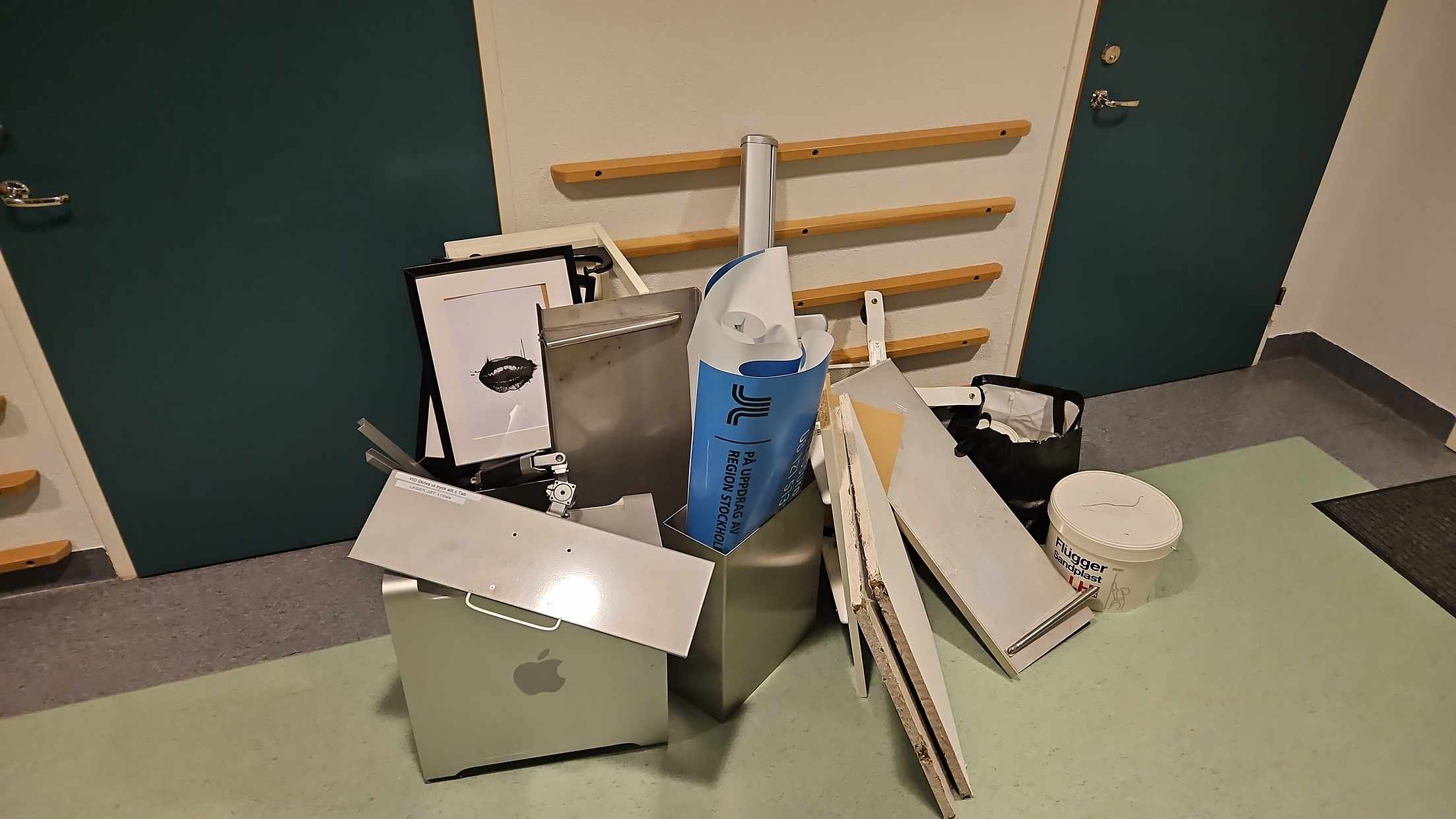 image of Remove waste - Solna