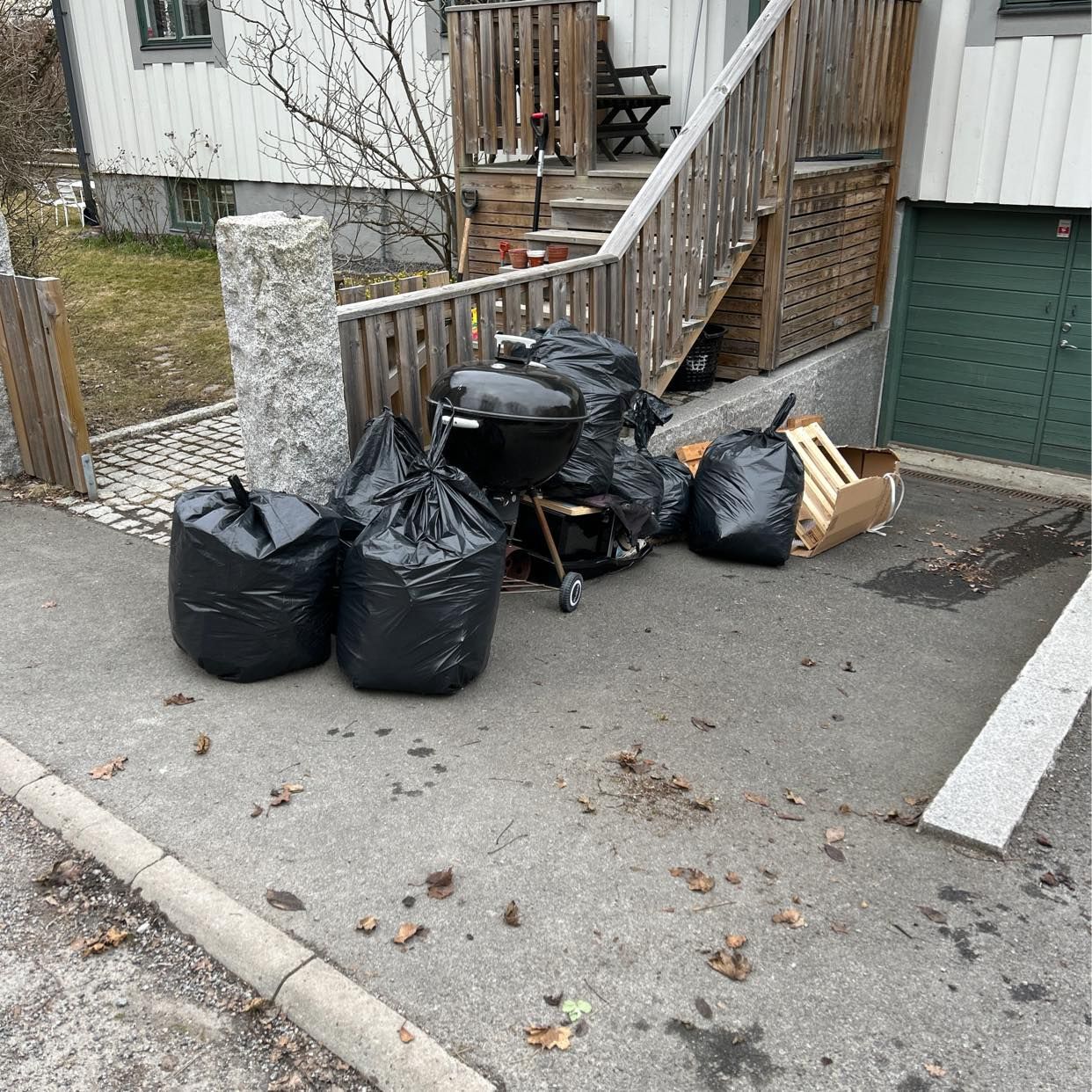 image of Garden waste, grill, wood - Djursholm