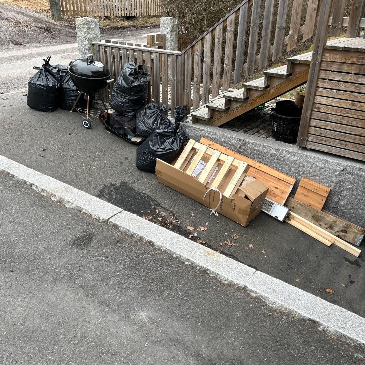 image of Garden waste, grill, wood - Djursholm