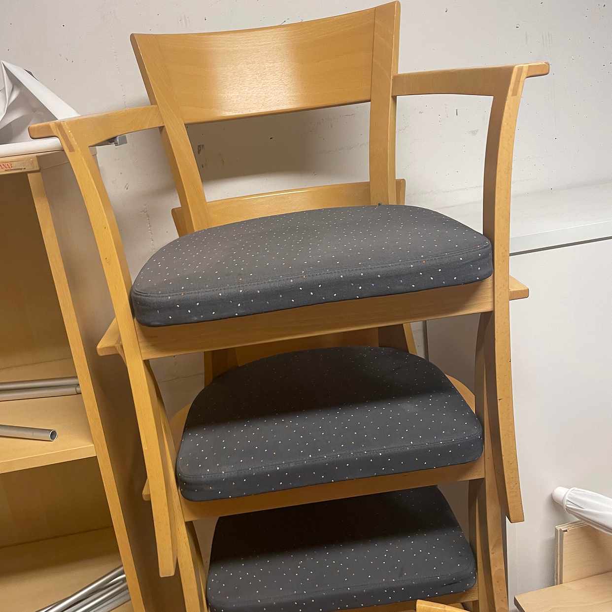 image of Chairs+Overhead projector - 