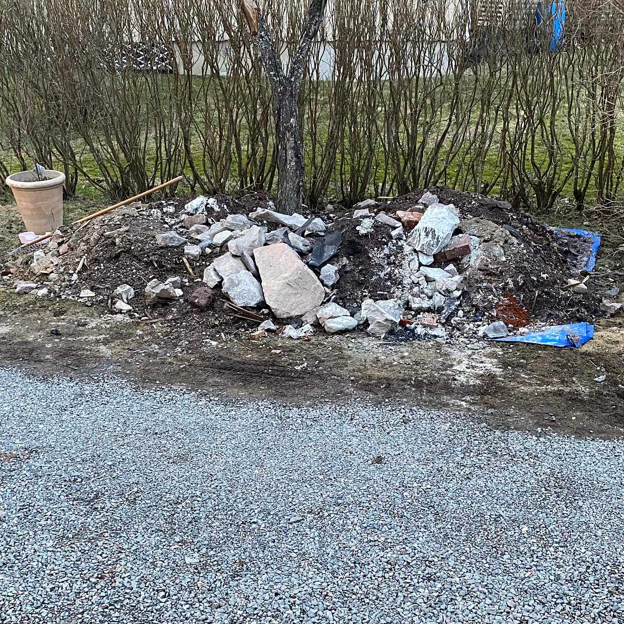 image of Jordhög med stenar - Vallentuna