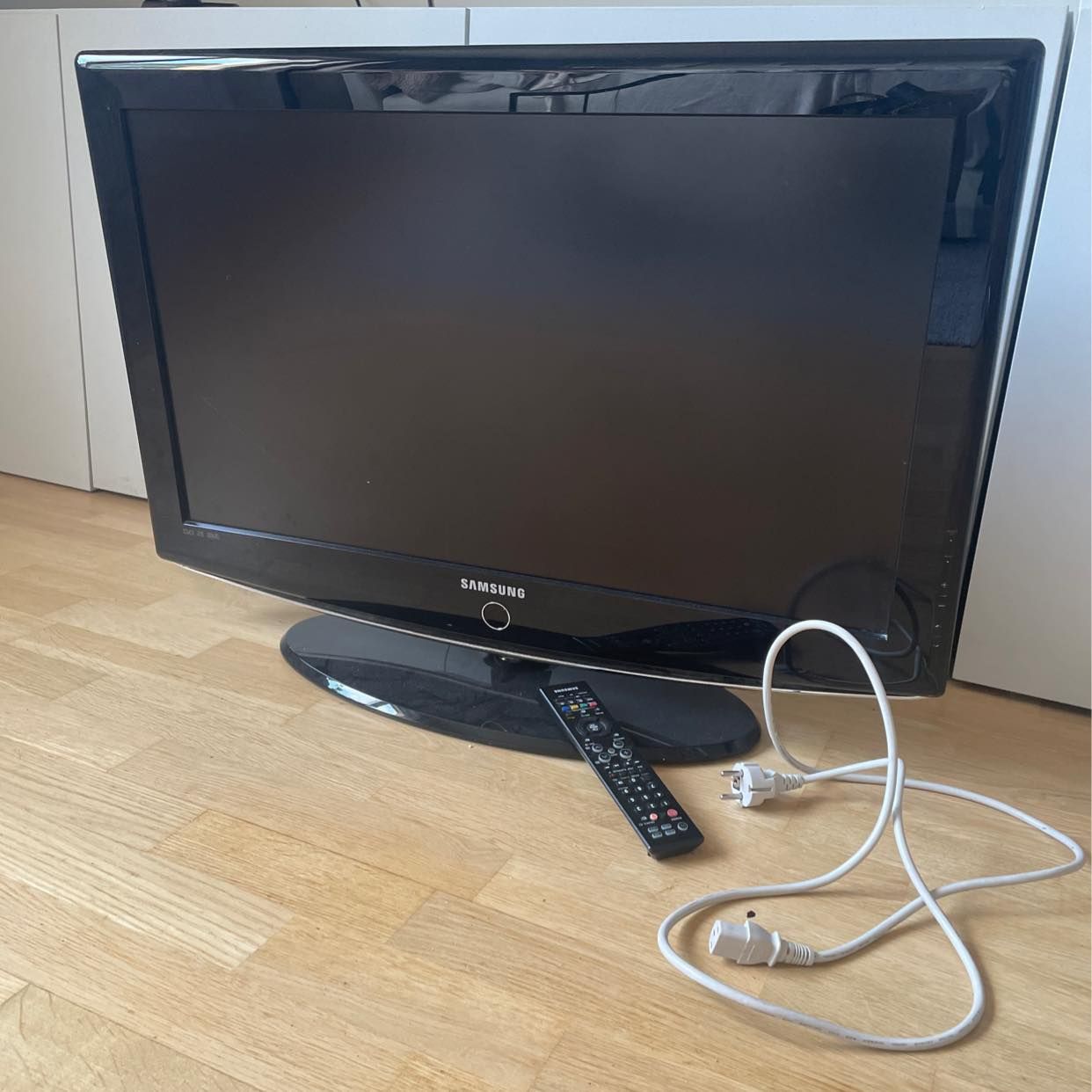 image of TV 32 inch - Hägersten