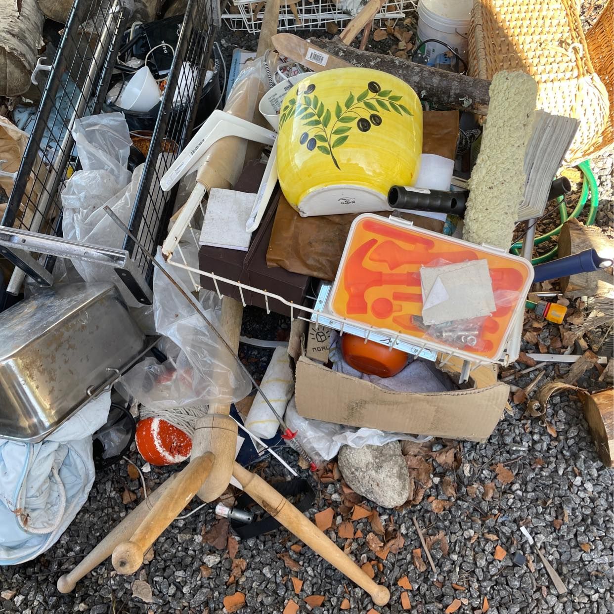 image of Säng div bygg material - Dalarö