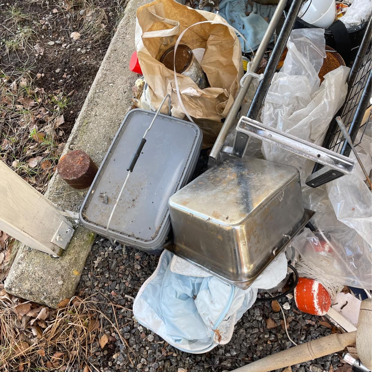 image of Säng div bygg material - Dalarö