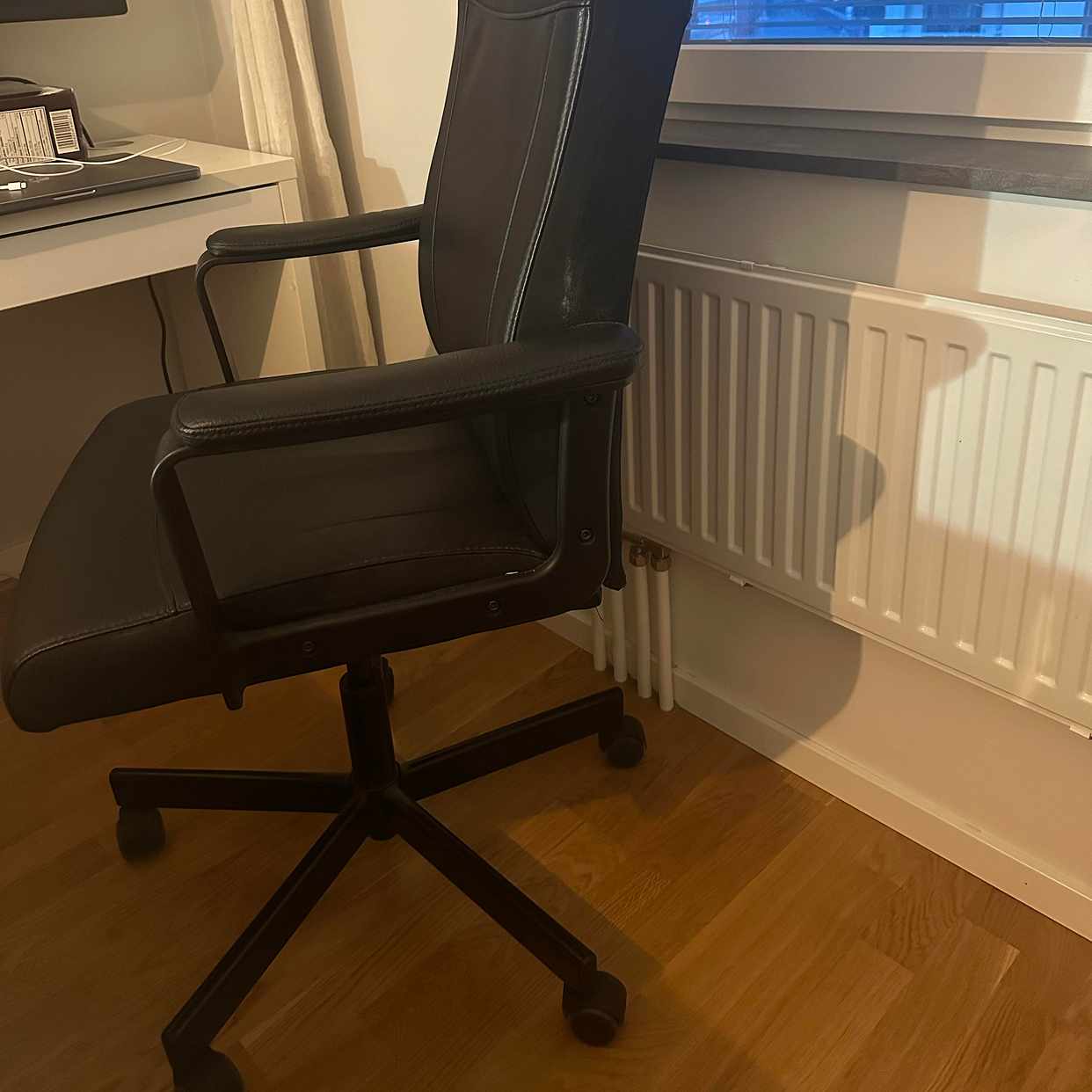 image of Ikea office chair + Table - Solna