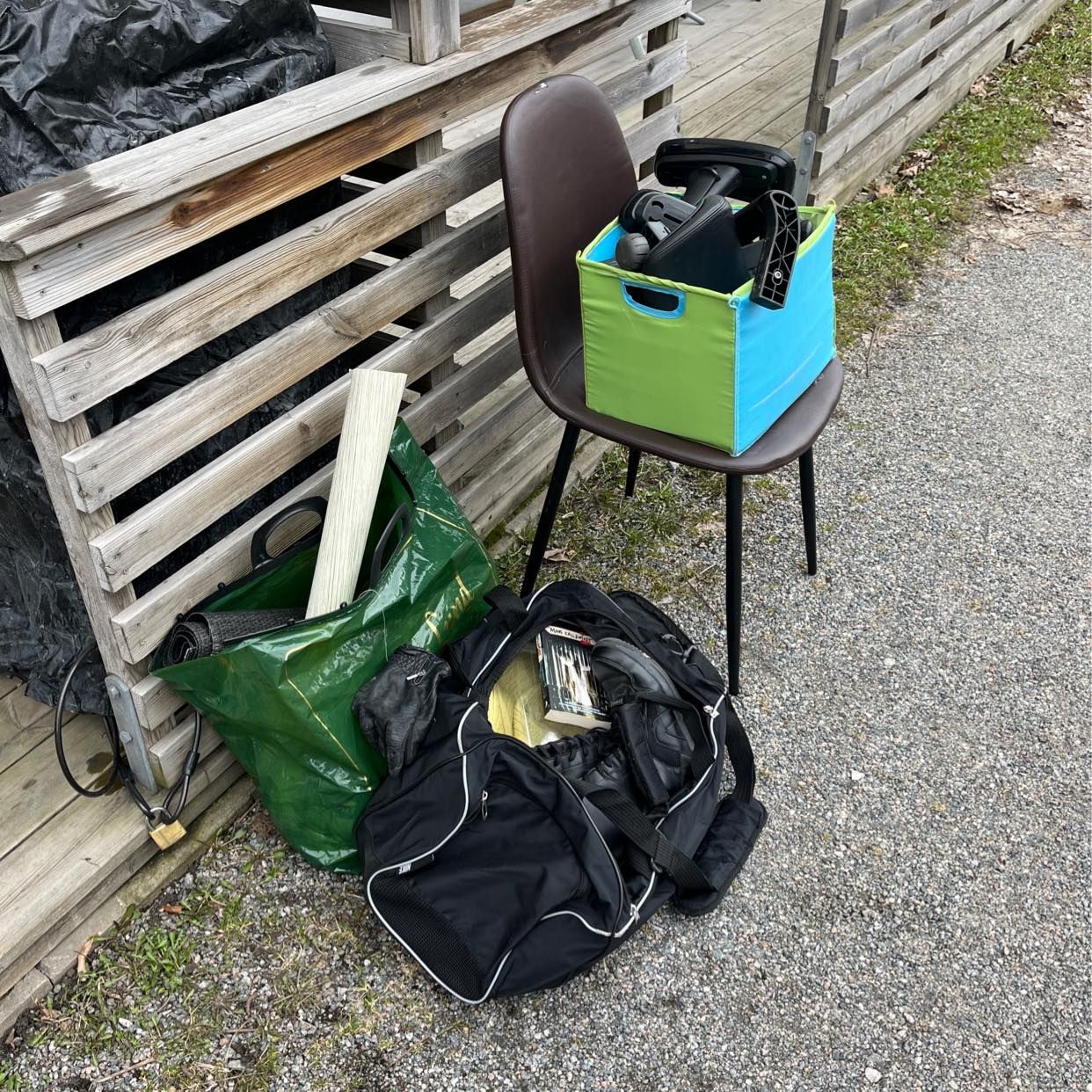 image of Slänga blandade föremål. - Råsunda