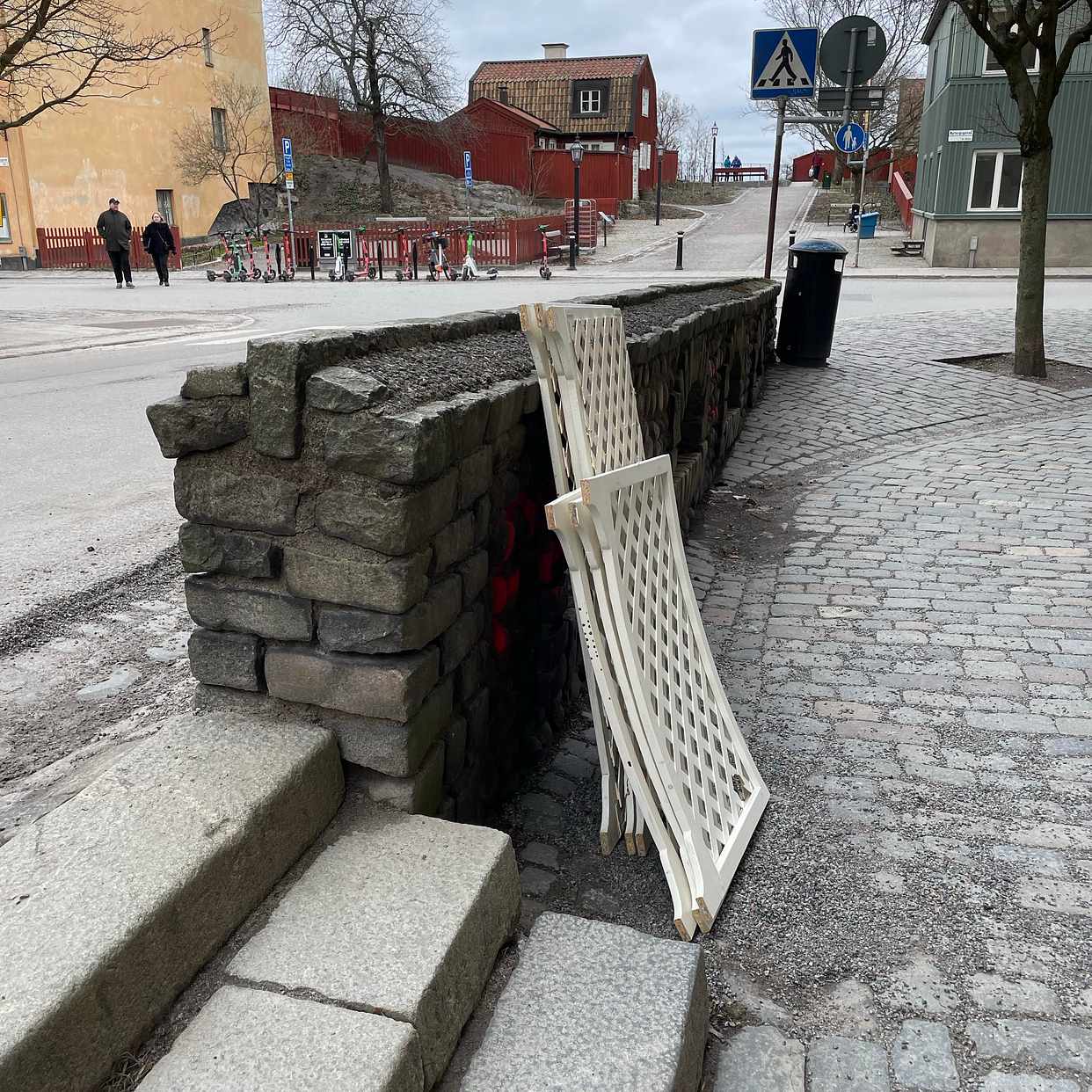image of 6 Wood radiator covers - Stockholm