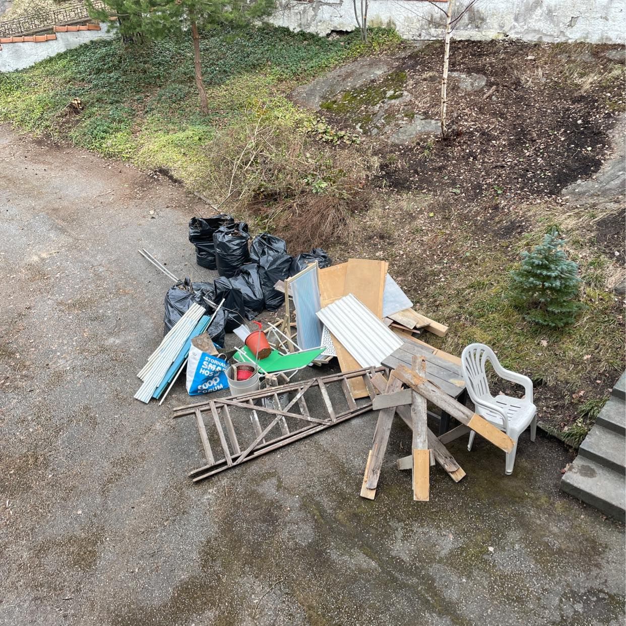 image of Trädgårdsavfall, möbler - Enskede-Årsta-Vantörs