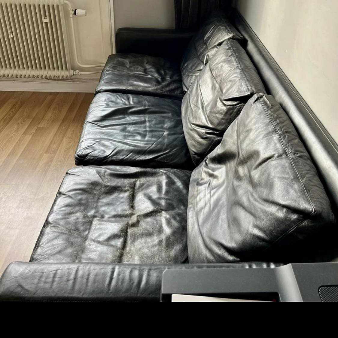 image of Leverera nätt soffa - 