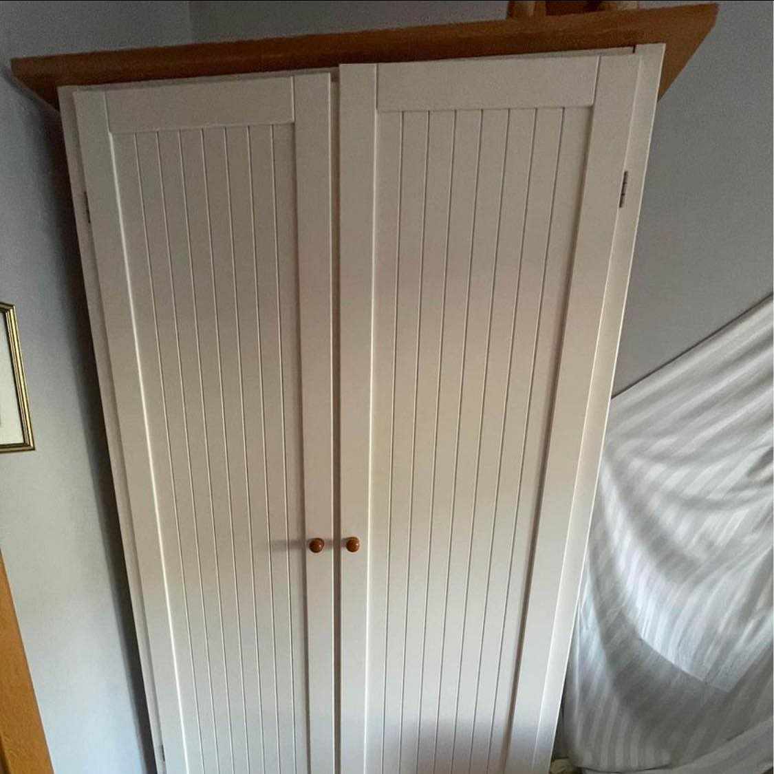 image of Flytta ett klädskåp - 