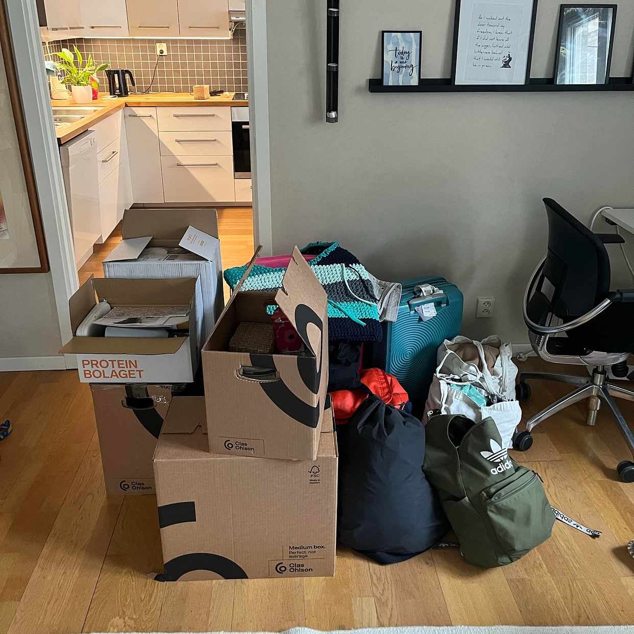 image of Moving belongings. - 