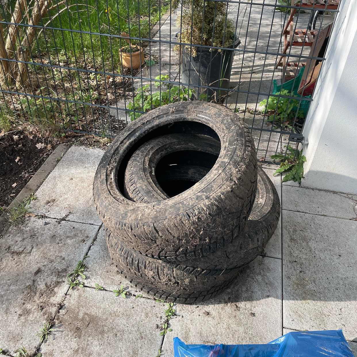 image of Tires - Berlin