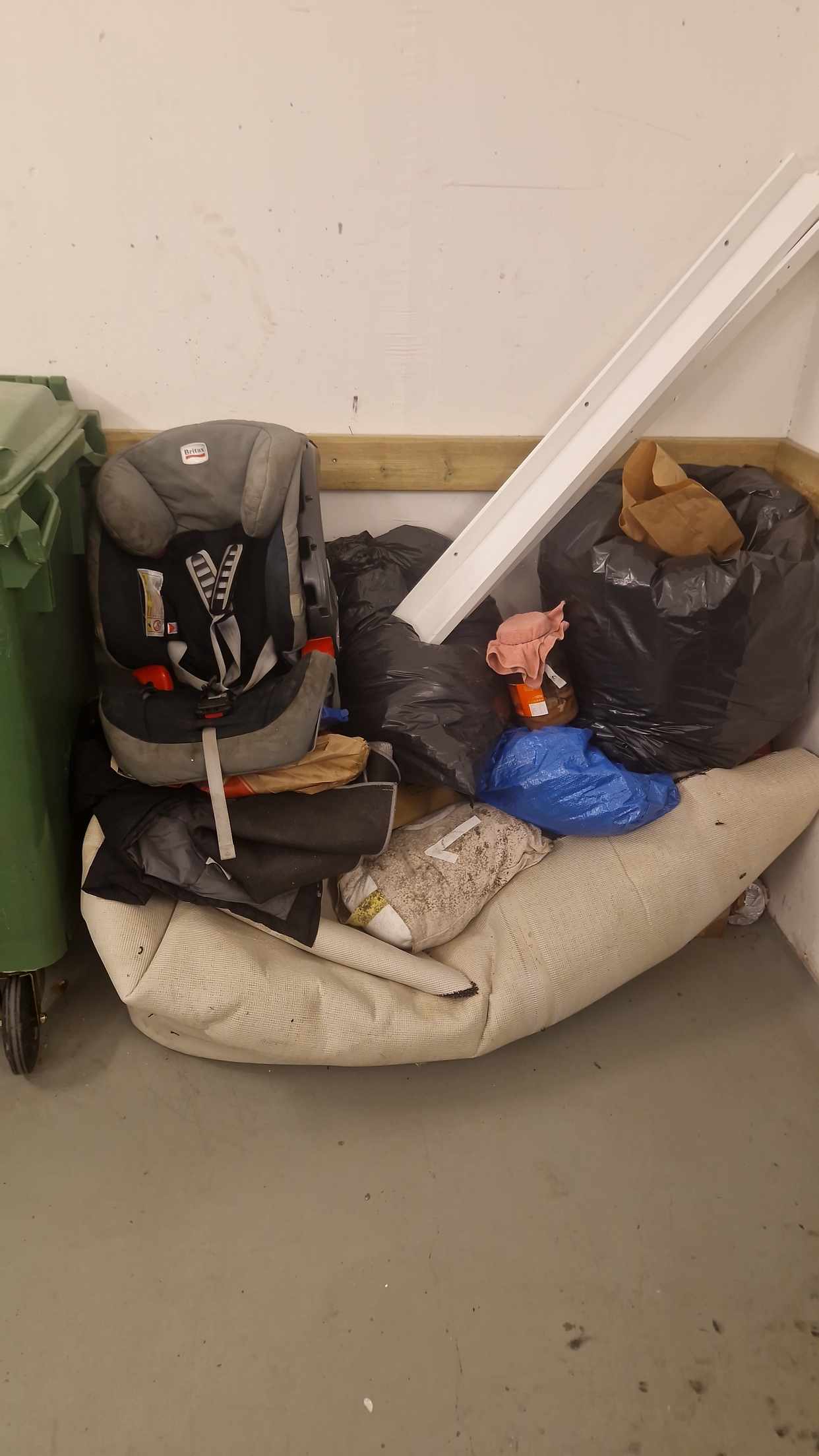 image of Rensar ett soptrum - Solna