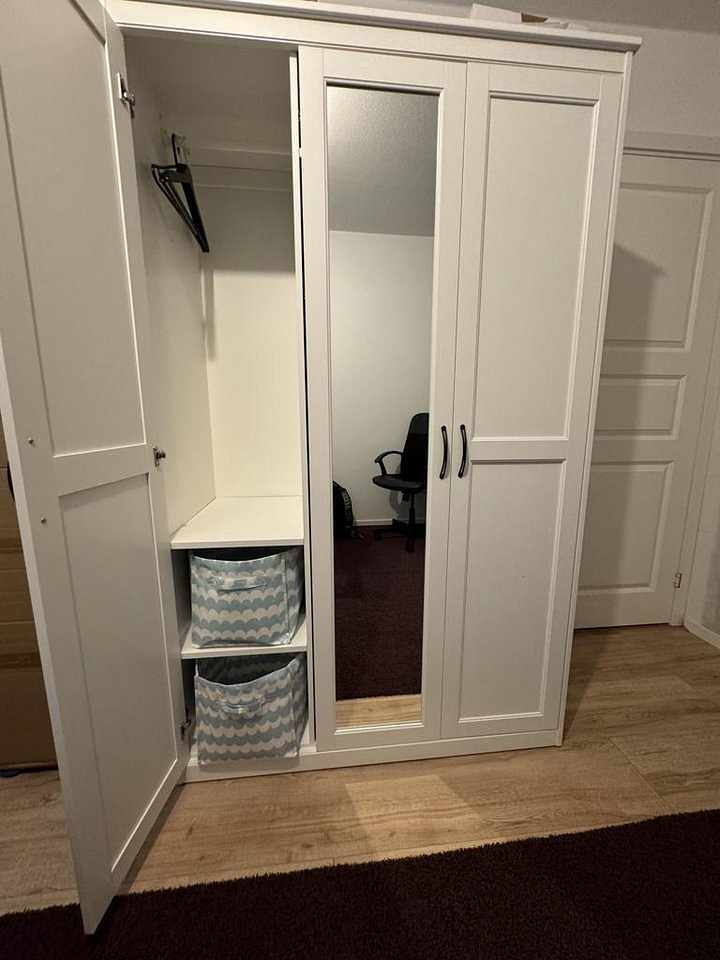 image of IKEA GARDEROB - 