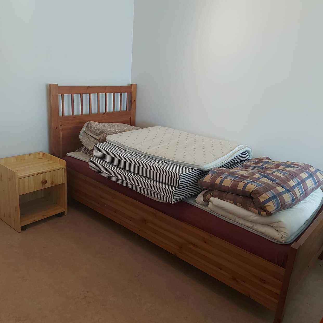 image of sofa, bed, bmirror, table - Kista