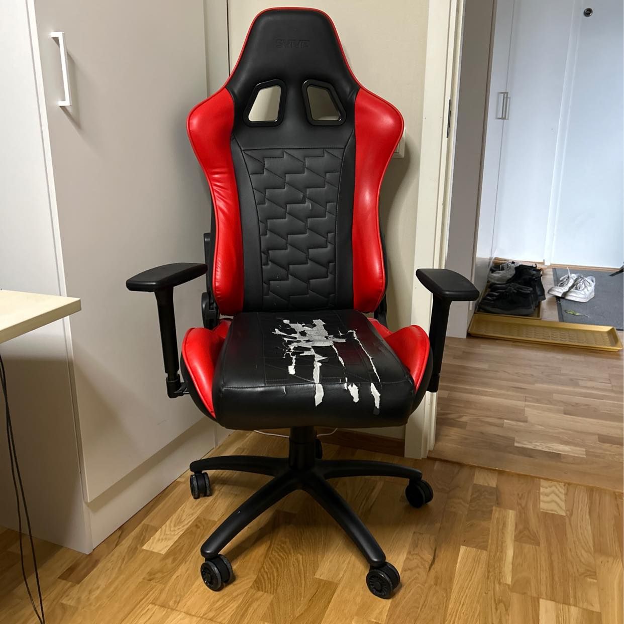image of Gamingstol bortskänkes - Bromma