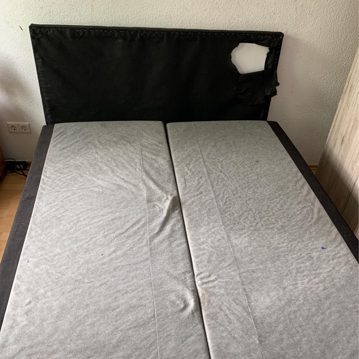 image of Abtransport Bett - Berlin