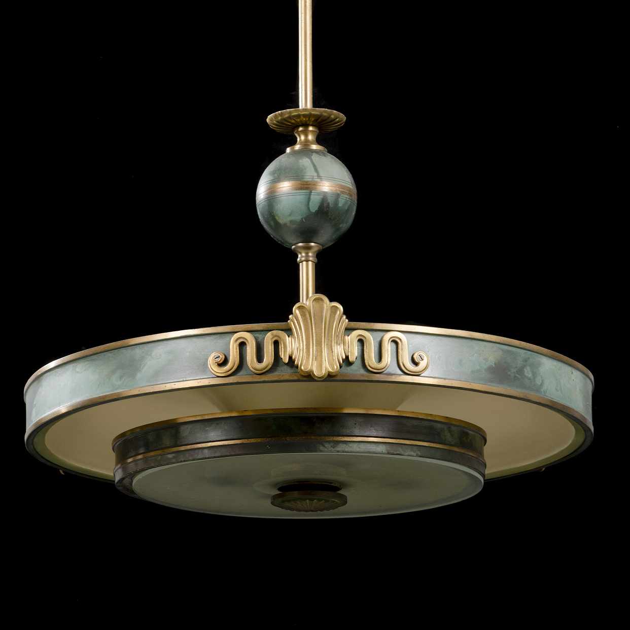 image of Tavlor och en lampa - 