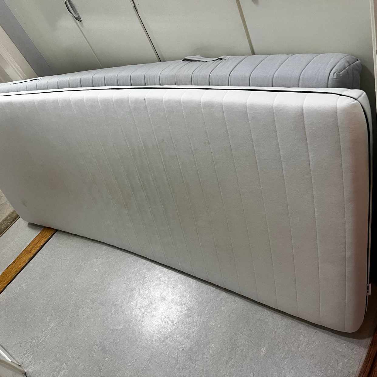 image of 2 st madrass 80x200 - Västertälje