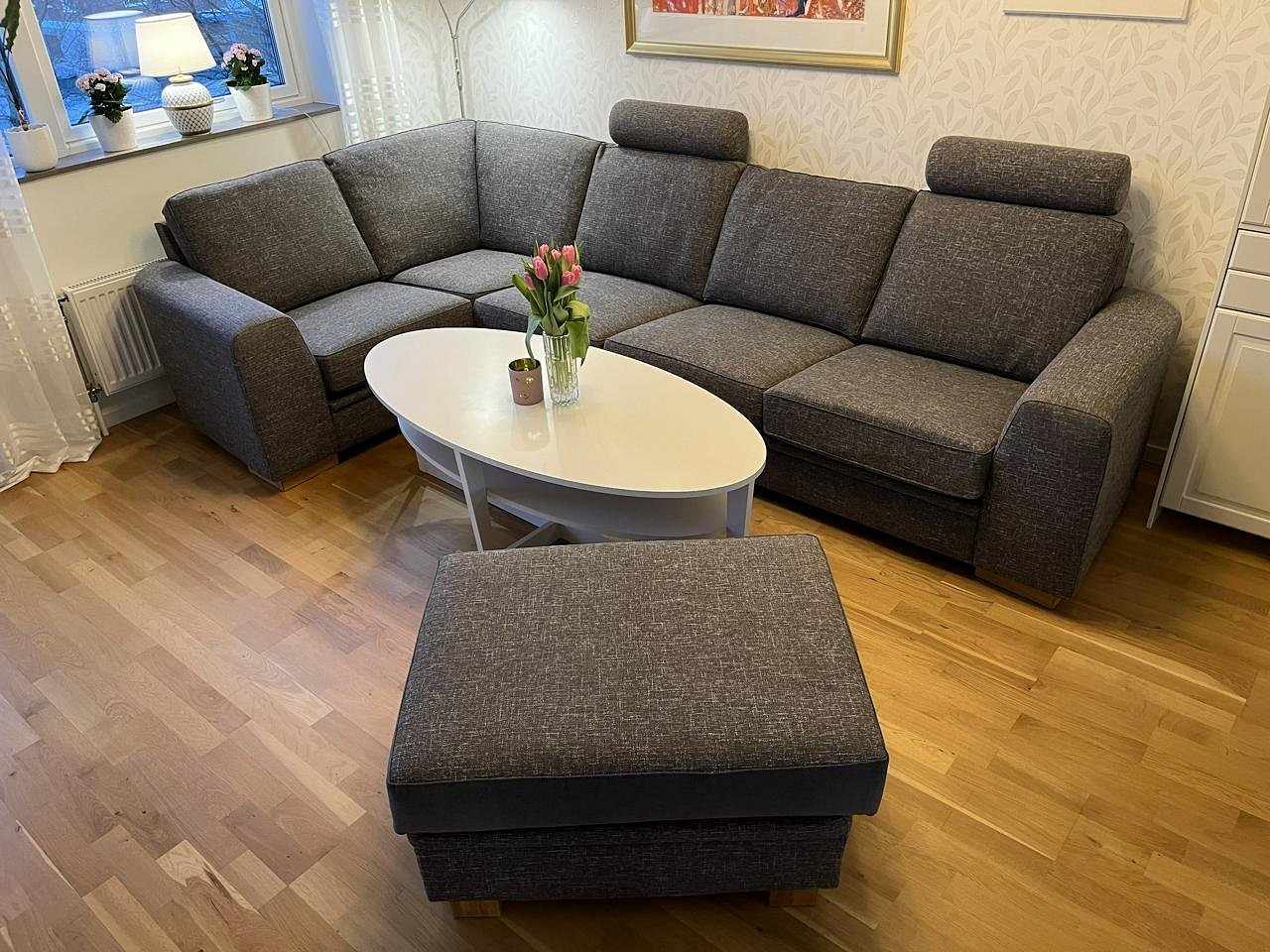 image of Grå soffa från EM home.  - 