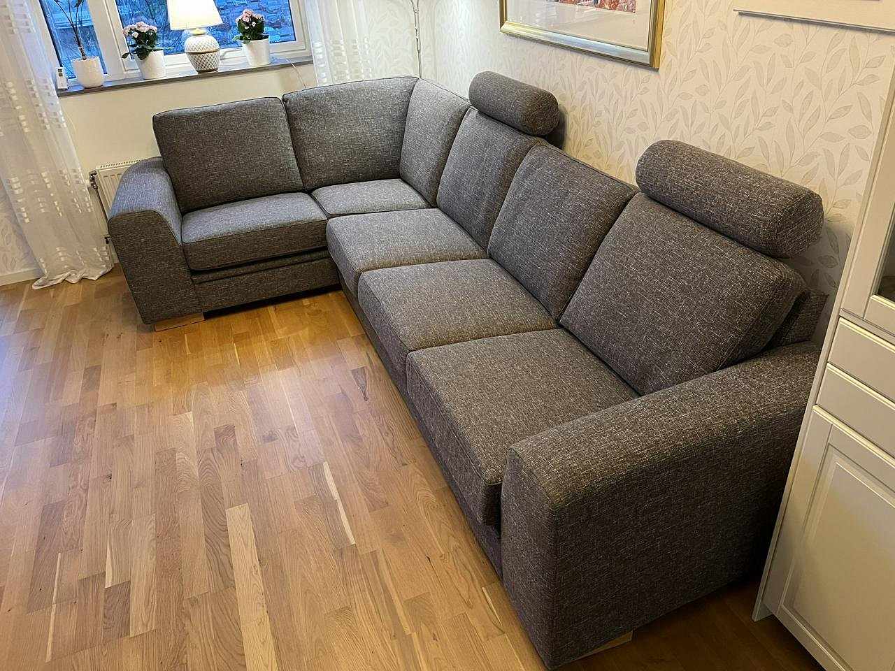 image of Grå soffa från EM home.  - 