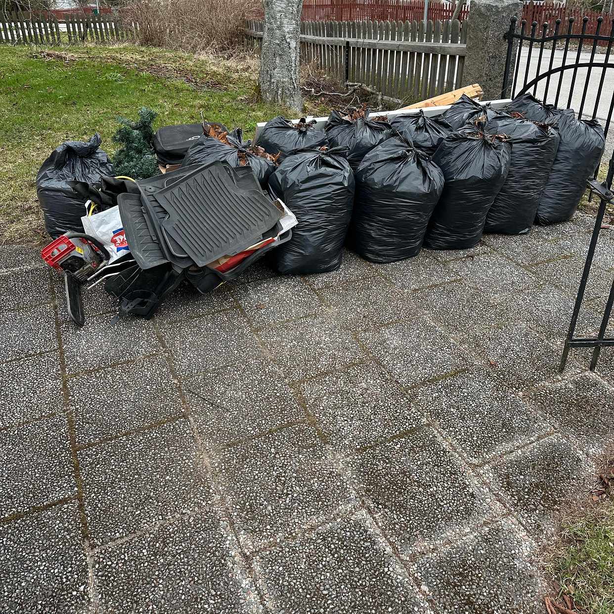 image of Lövsäckar/blandat avfall - Danderyd