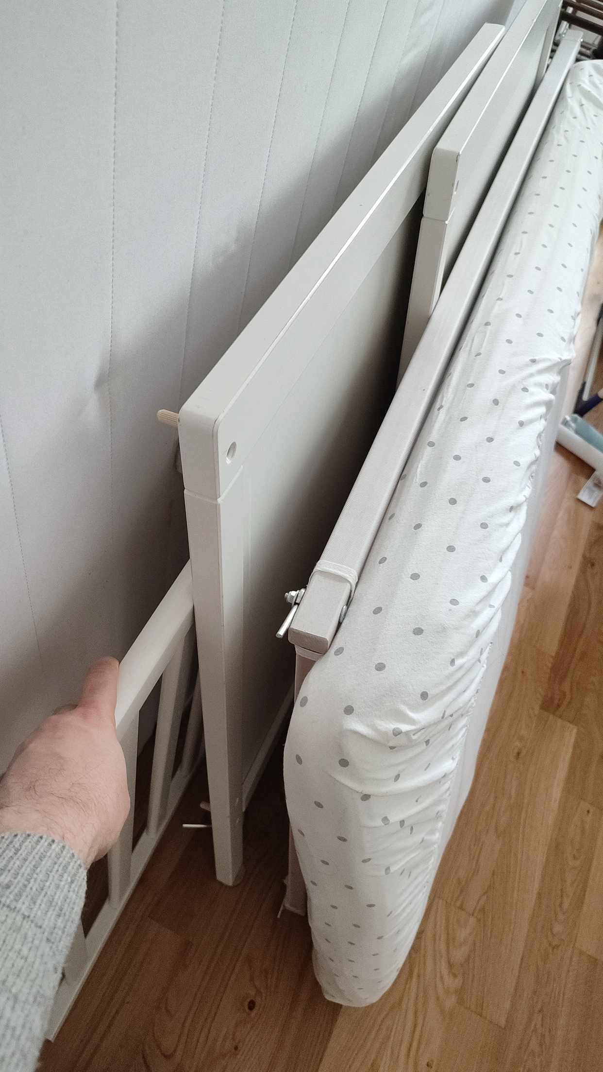 image of Old baby bed - Berlin