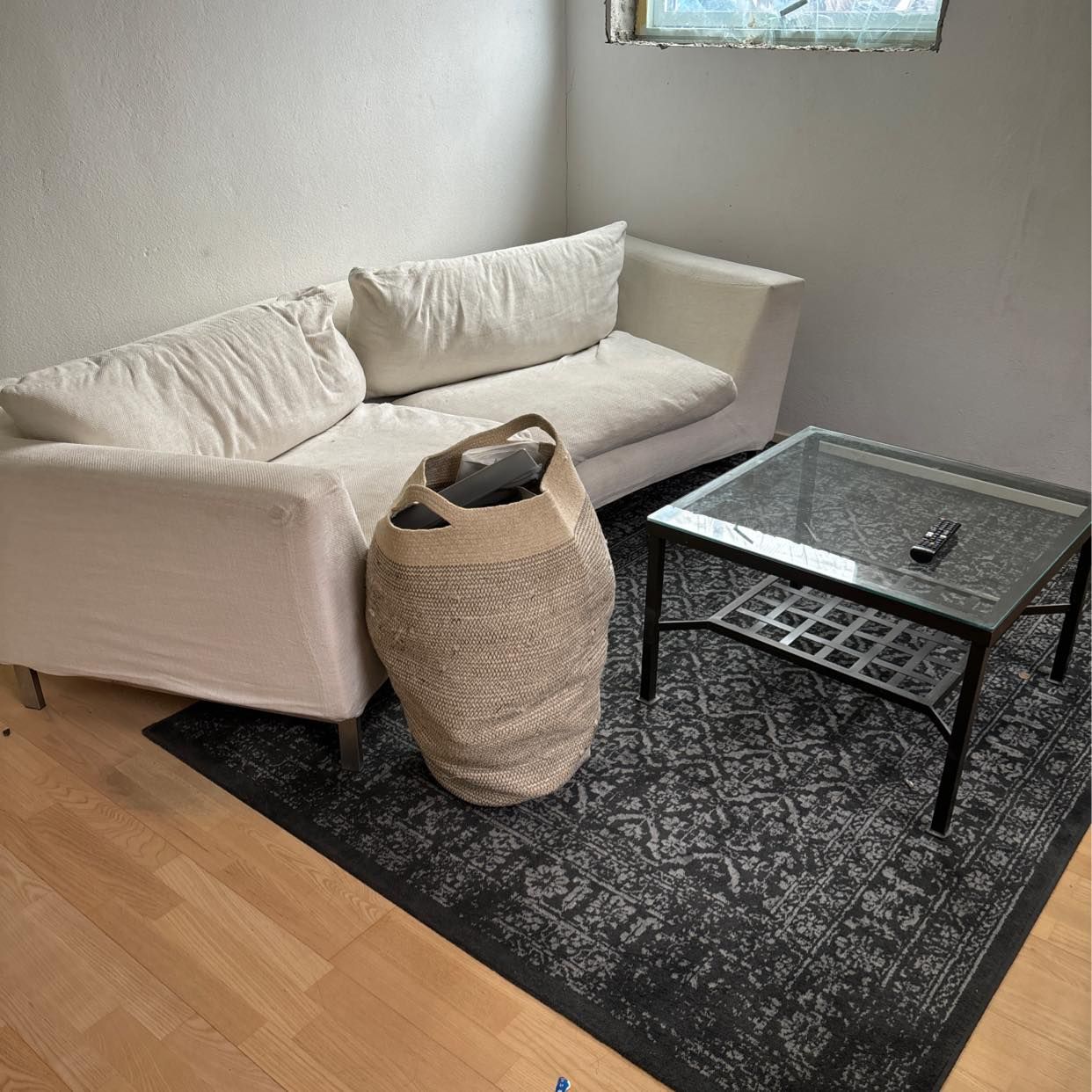 image of Furniture and stuff remov - Saltsjö-Duvnäs