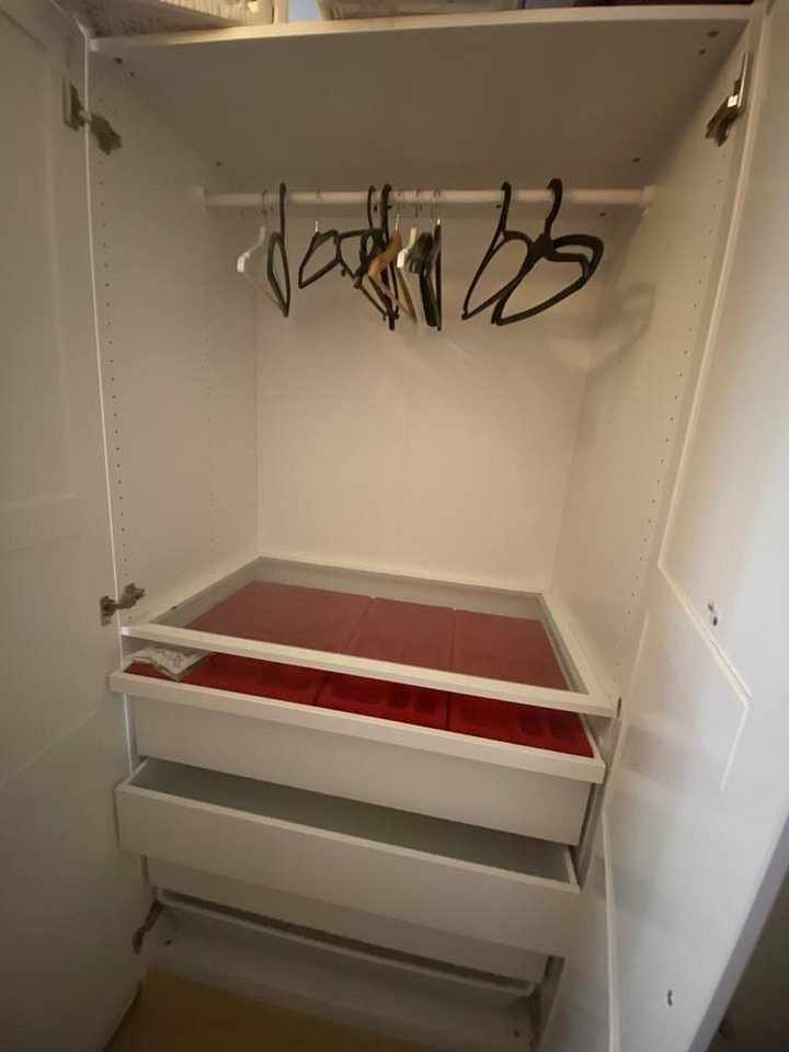 image of Garderob Pax dubbeldörrar - 