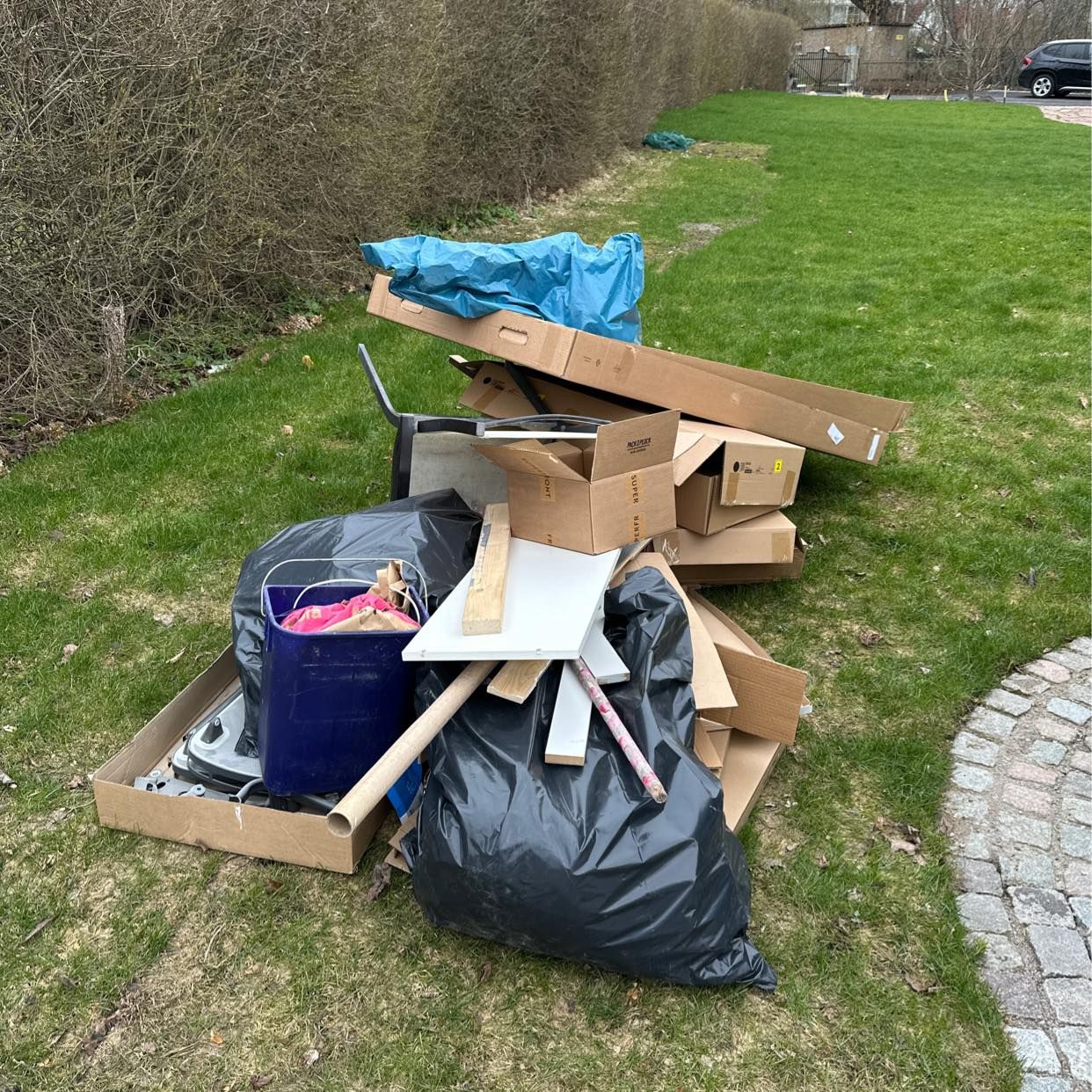 image of Kartonger och byggspill - Djursholm
