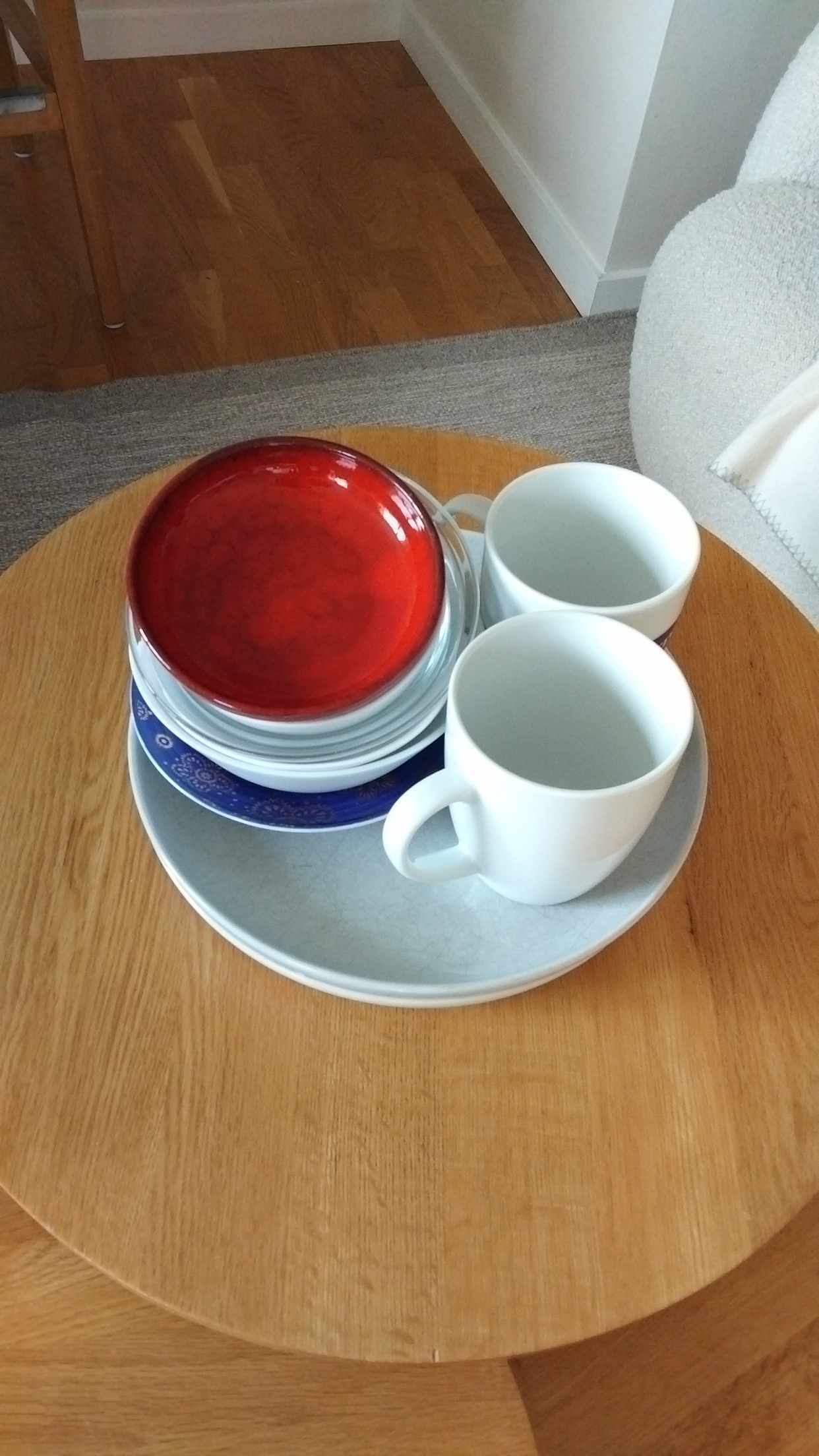 Set of plates and cups