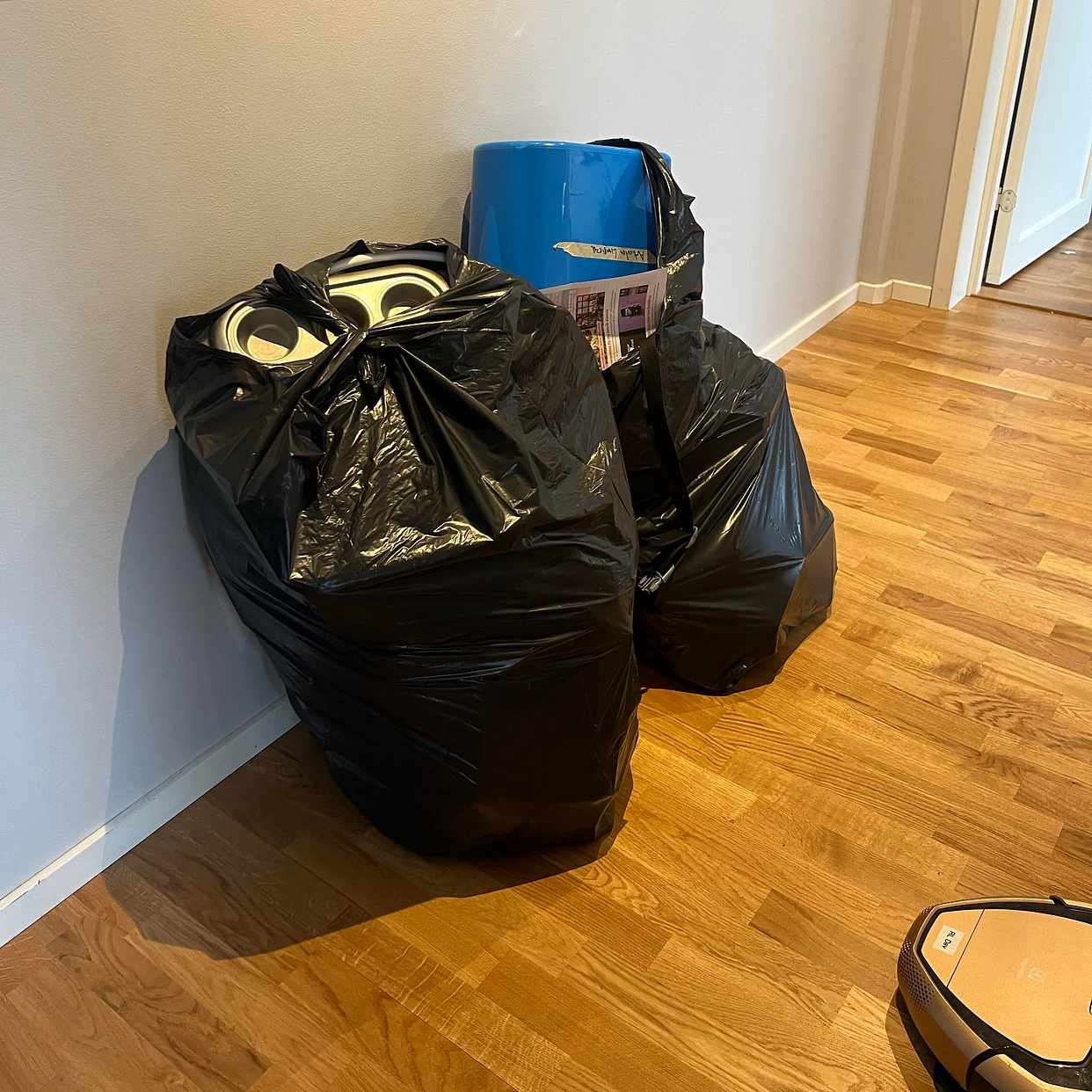 image of Recycle trash,luggage - Bromma