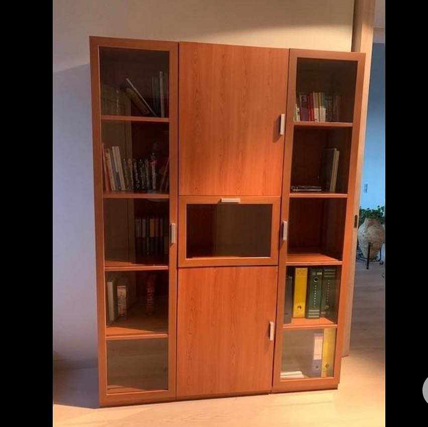image of Ett skåp delat i tre - 