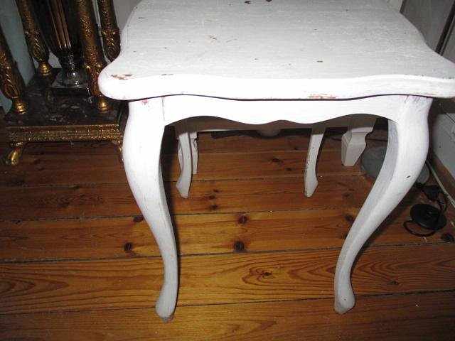 image of Retro fint litet sidebord - 