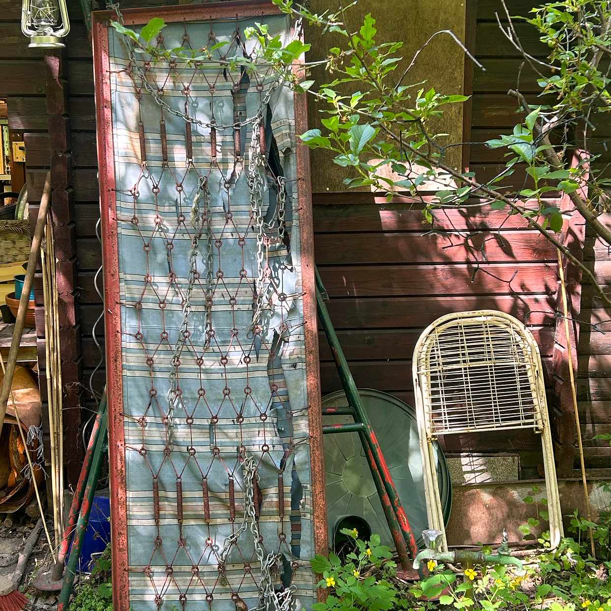 image of Garden waste / furniture - Neukölln