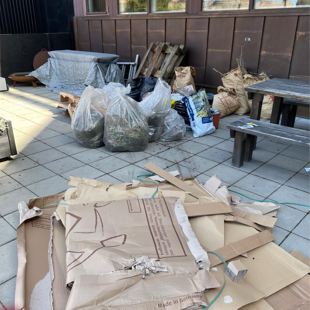 image of Garden waste, cardboard - Stockholm