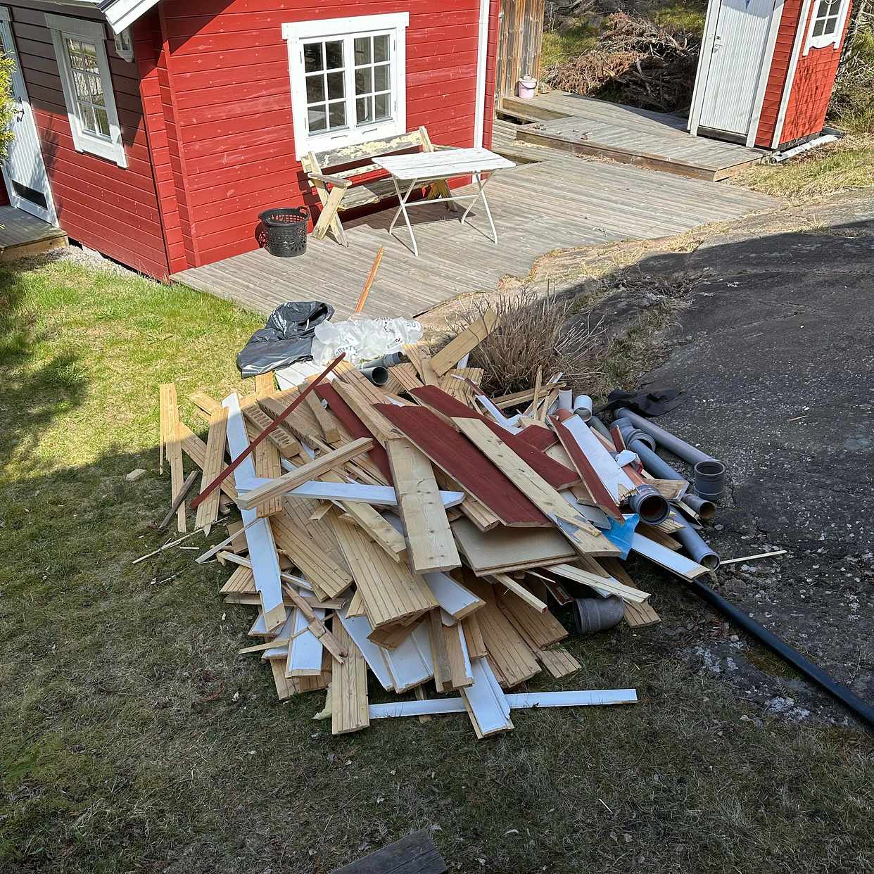 image of Byggavfall och trä - Roslags-Kulla Och Ljusterö