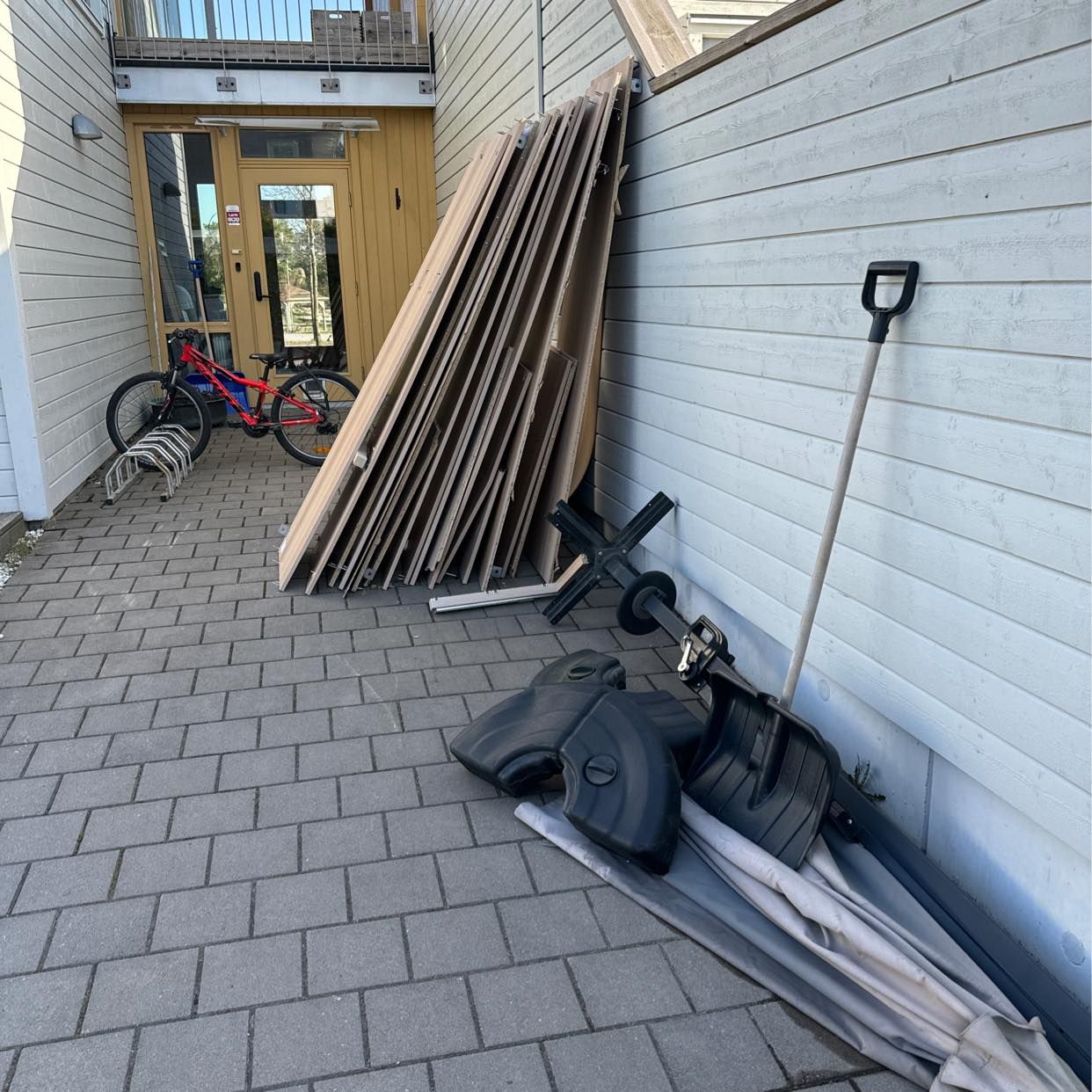 image of Broken furniture - Täby