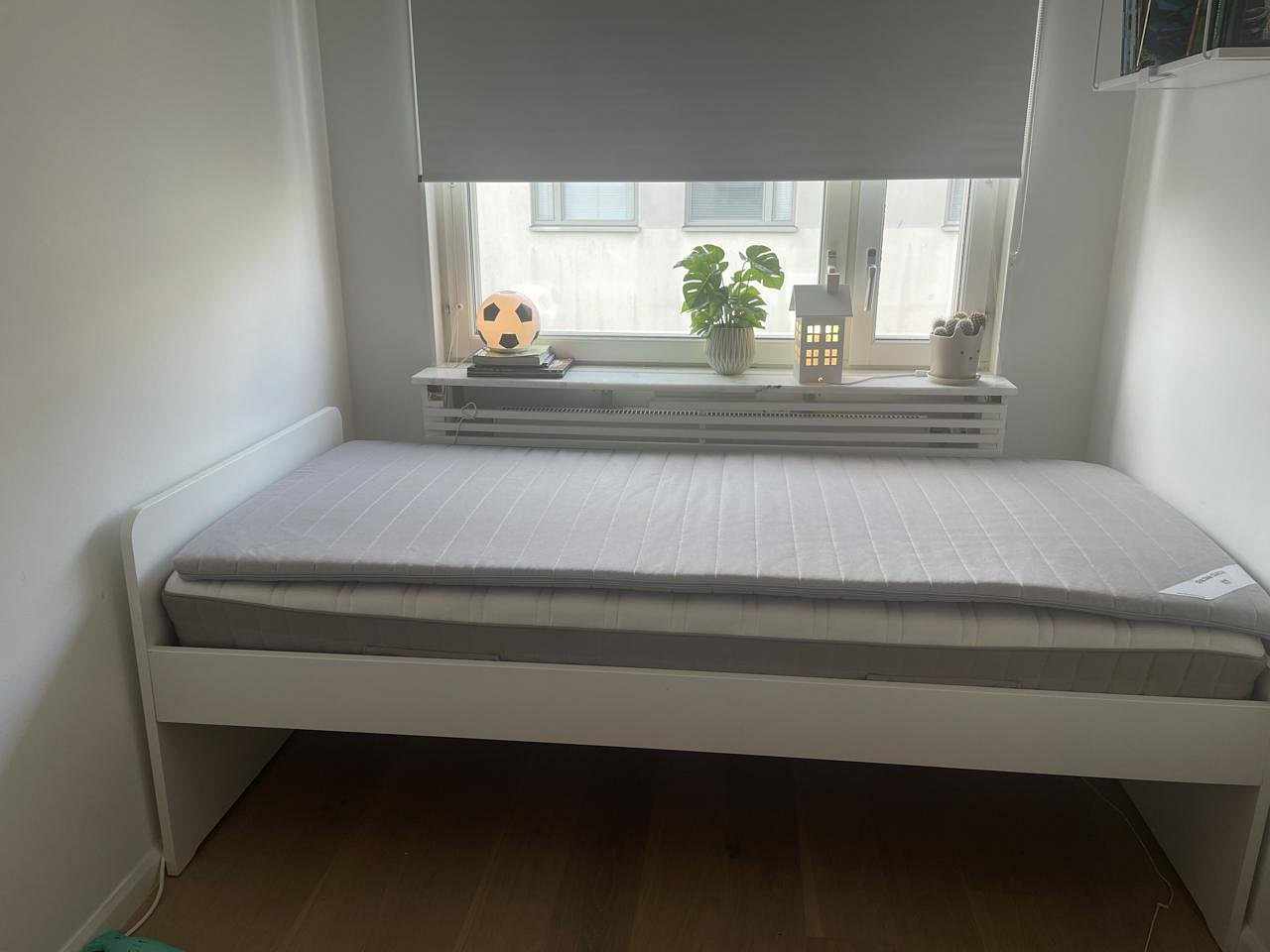 image of Säng 90x200 IKEA Släkt - 