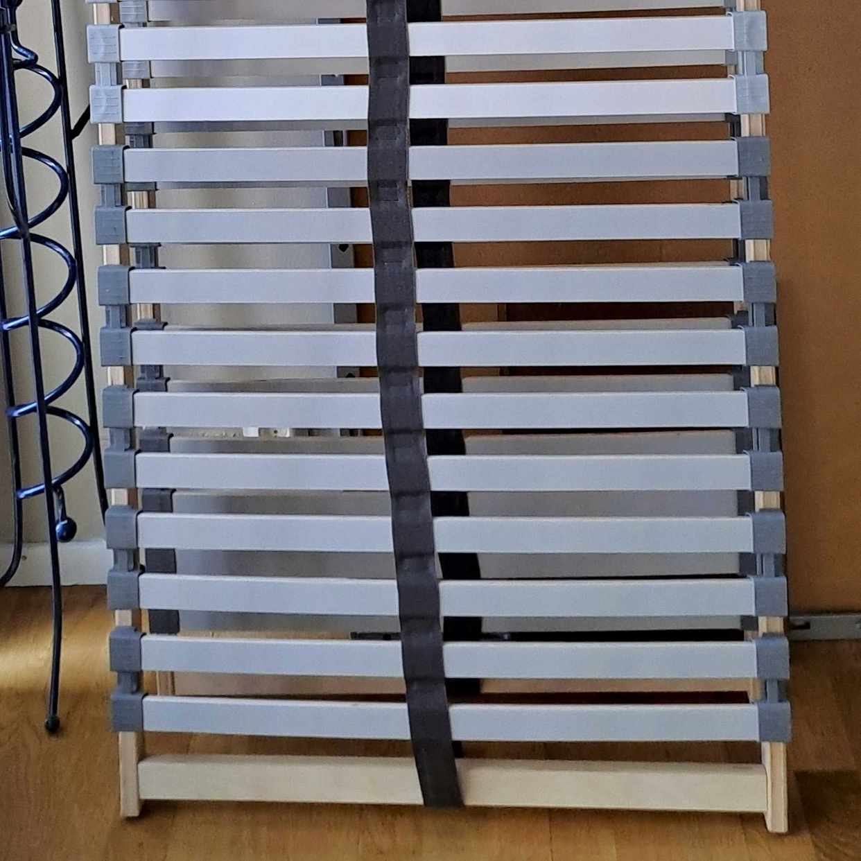 image of 2x slatted frame for free - Hässelby