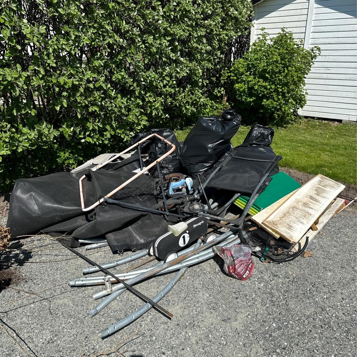 image of Hämta o slänga skräp - Hovås