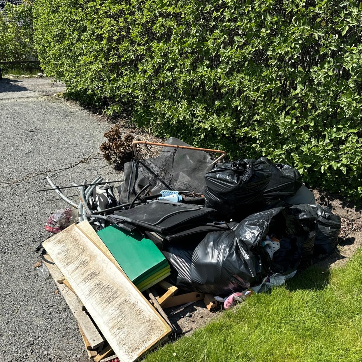 image of Hämta o slänga skräp - Hovås