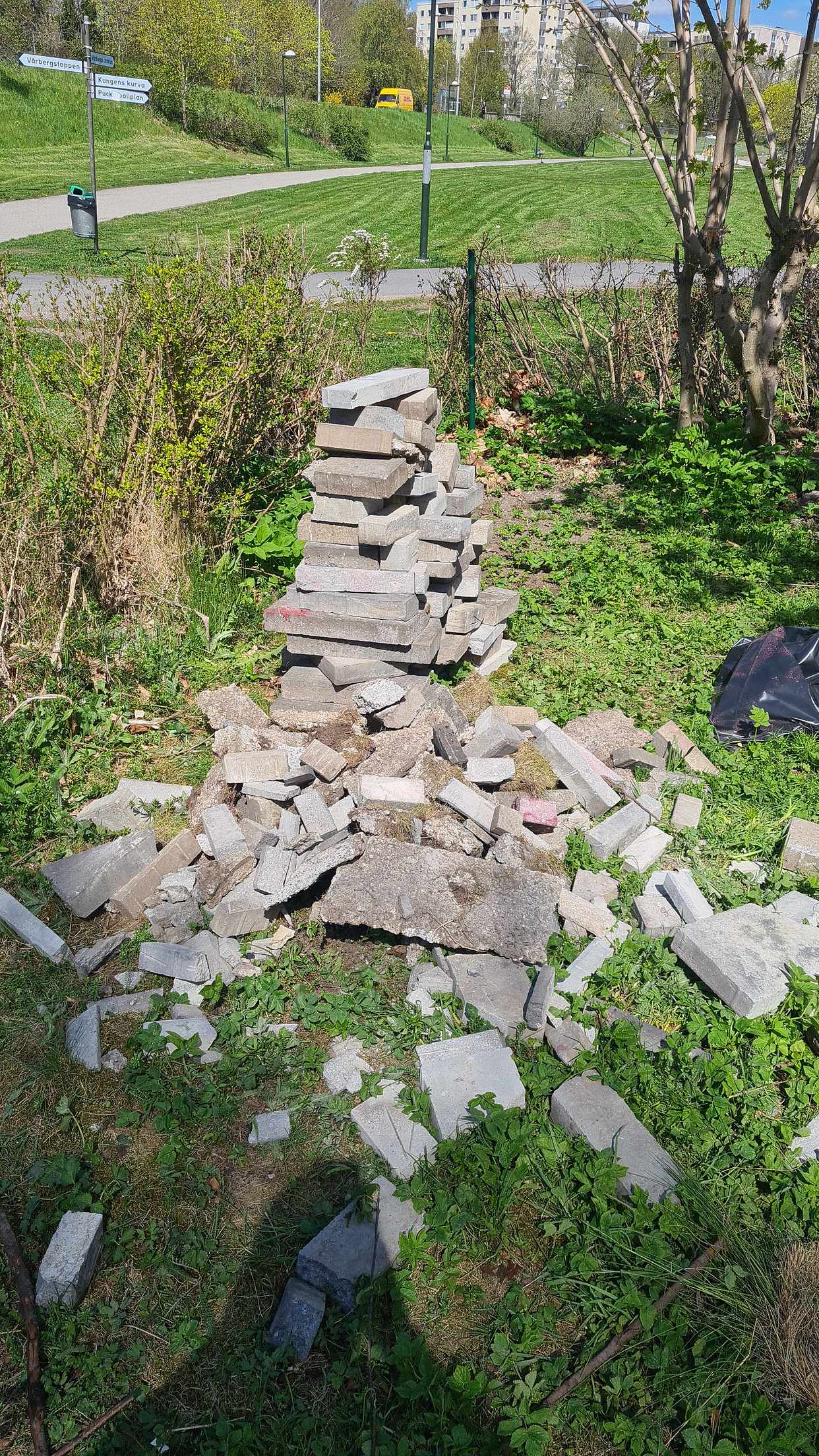 image of Trädgårds stenar - Skärholmen