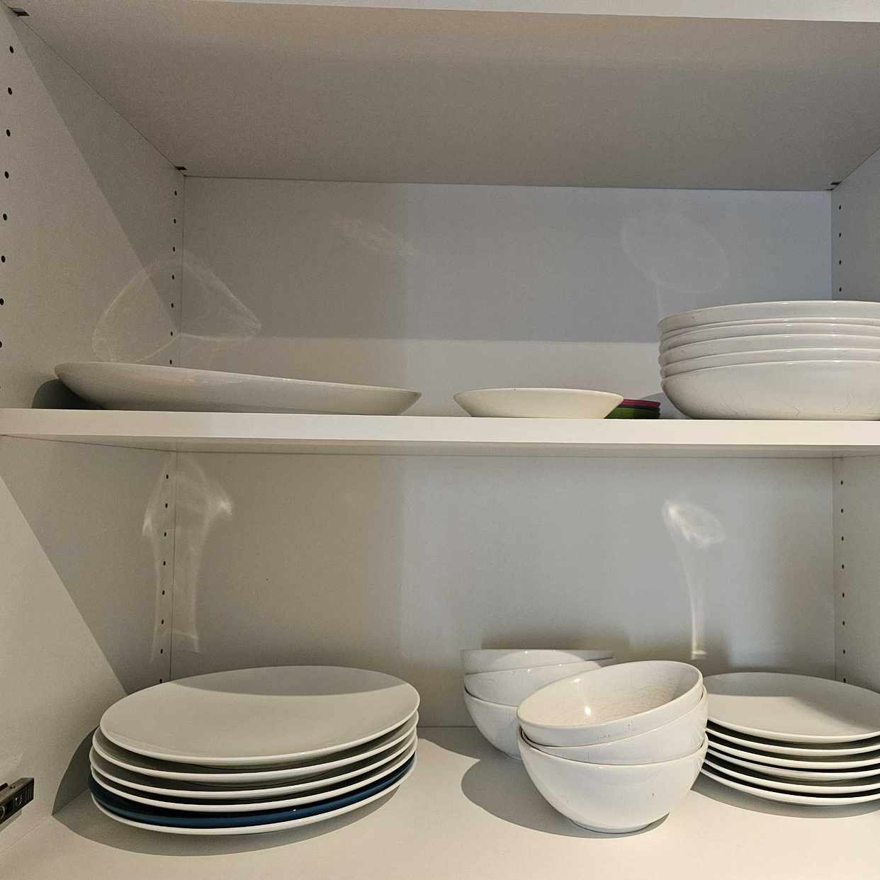 image of Plates+bowls+cutlery - Stockholm