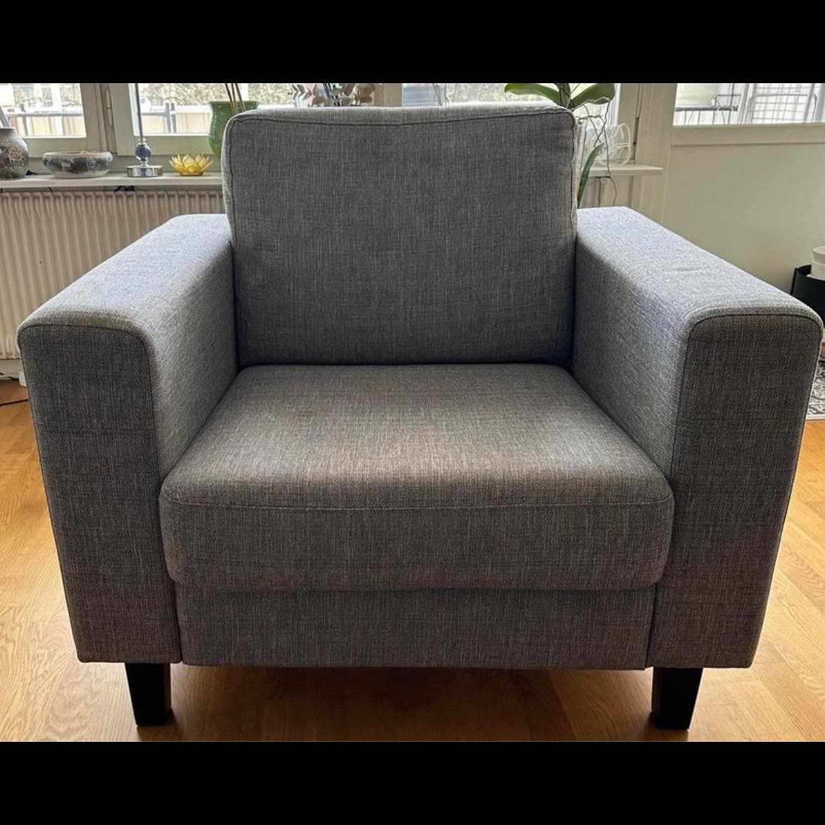 image of En Soffa och en fåtölj - 