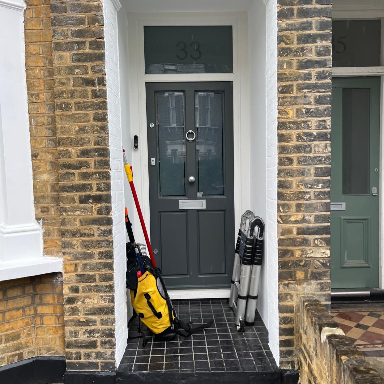 image of 10 bags green waste - London