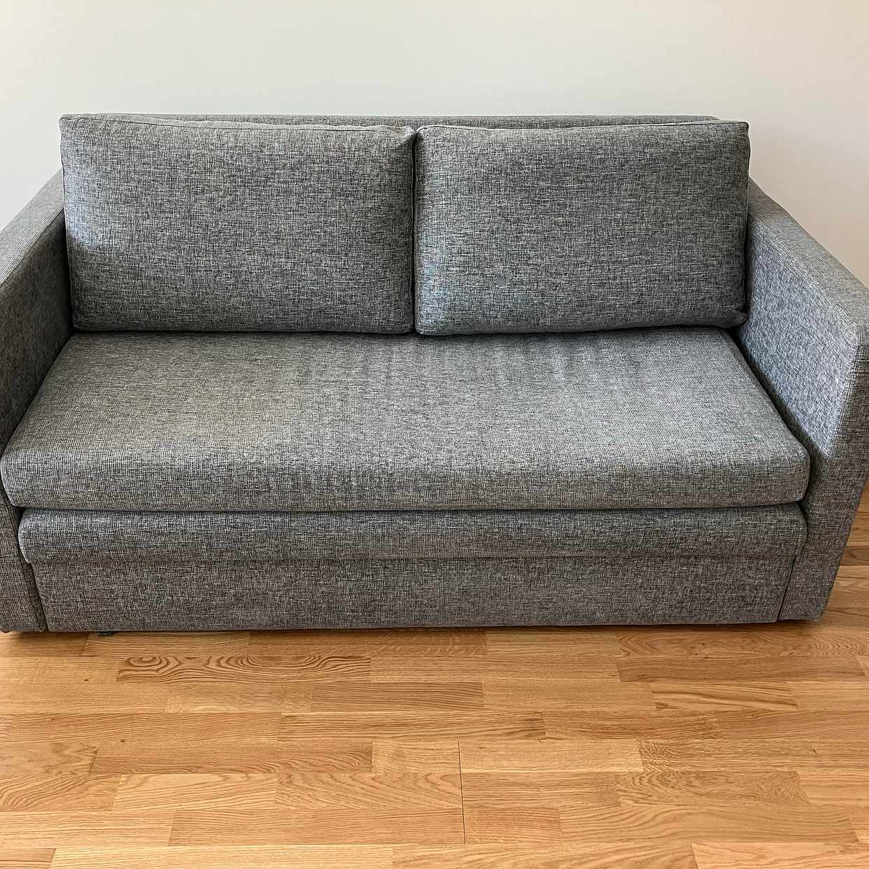 image of Bäddsoffa bortskänkes - Spånga